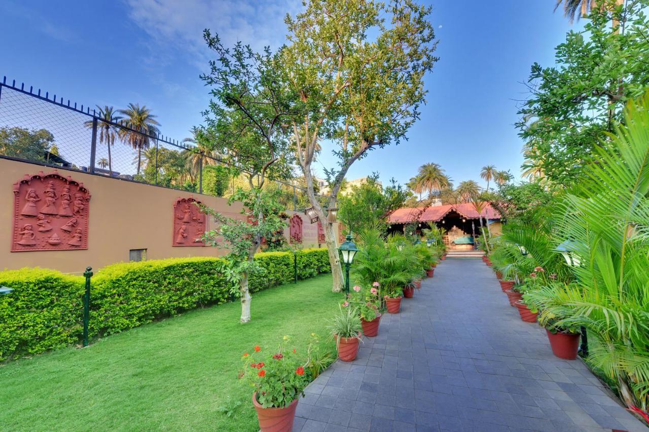 Chacha Inn The Garden Retreat Маунт Абу Екстериор снимка