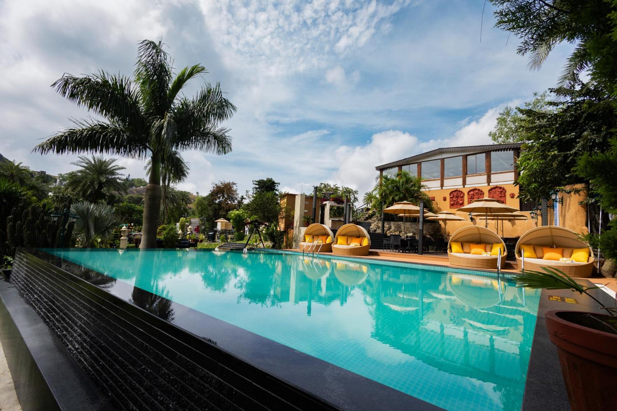 Chacha Inn The Garden Retreat Маунт Абу Екстериор снимка